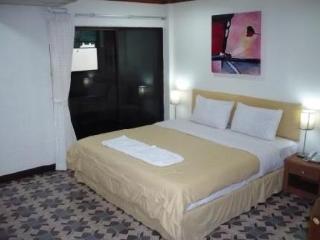 Bodega Phuket Patong (Adults Only) Hostel Exterior foto